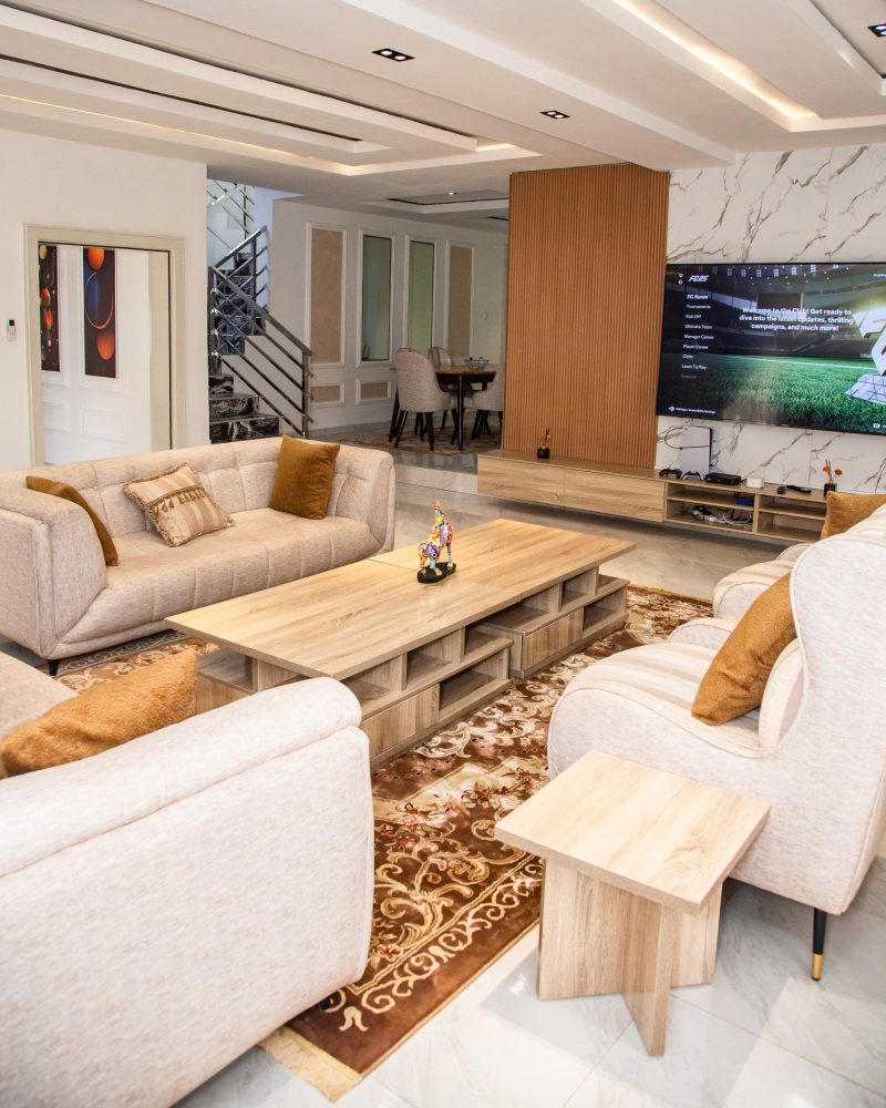 Amara Lux's Luxury Sitting Room